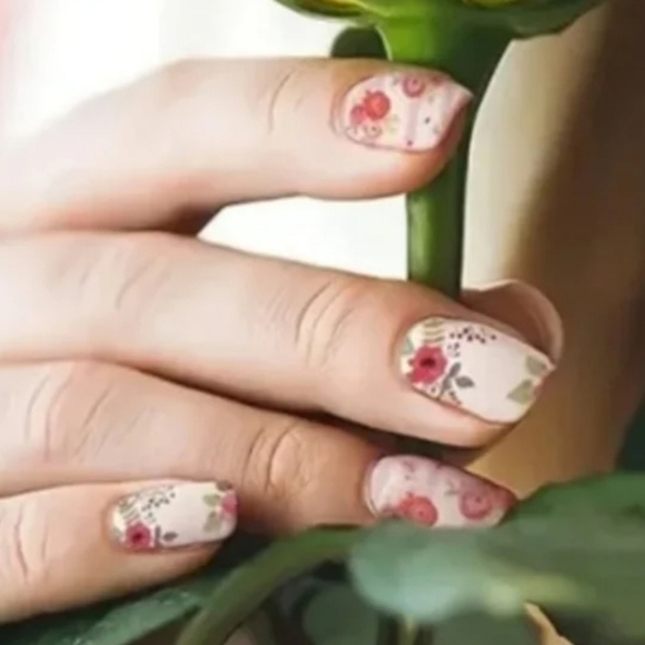 3 FOR $15 💟💟 Self Adhesive Nails Wrap - Picture 1 of 5